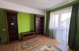 Apartament 3 camere, decomandat, etaj intermediar, zona Zamca