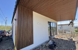 Case pe parter , 108 mp construiti, posibilitate de rate, zona Moara