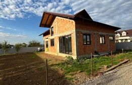 Casa individuala la semifinisat, loc.Salcea