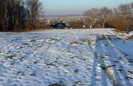 Teren partial intravilan 1914 mp, extravilan 7186 mp, in loc.Udesti