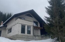 Casă de vânzare, 4 camere, 308 mp, în Vatra Dornei