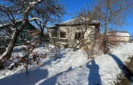 Casa batraneasca , teren 1000 mp, zona Călinești