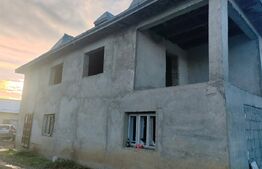 Casa la rosu, 4 camere, 143 mp, zona Burdujeni