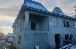 Casa la rosu, 4 camere, 143 mp, zona Burdujeni