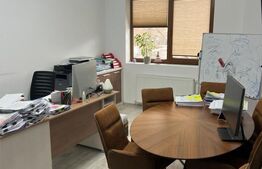 Apartament 2 camere, 52 mp, decomandat, etaj intermediar, zona Zamca