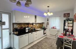 Casa individuala, 6 camere,  250 mp, 600 mp de teren, Suceava (Moara)