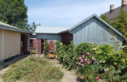 Casa cu 3 camere + 1800mp teren, Siret