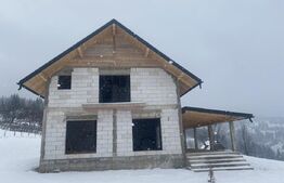 Casă la roșu, 6 camere, 167 mp, în zona Cozănești, Suceava