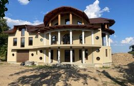 Casa cu 10 camere, 550 mp utili, 10.000 mp teren, Zvoristea, Suceava