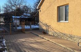 Casa batraneasca renovata complet, 3 camere, 87 mp, zona Lisaura