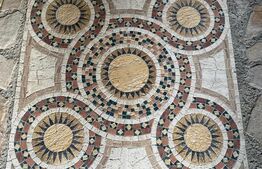 Casa de vanzare, cu 4  camere, 268 mp + teren 786 mp, zona-Moara