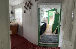 Casa batraneasca, cu 4 camere, 95 mp, cu anexe, 1 hectar teren, zona Beresti