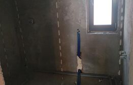 Casa de vanzare, cu 6 camere, 550 mp, zona-Drumul Mitocului