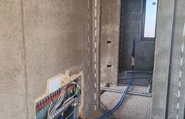 Casa de vanzare, cu 6 camere, 550 mp, zona-Drumul Mitocului