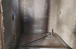 Casa de vanzare, cu 6 camere, 550 mp, zona-Drumul Mitocului