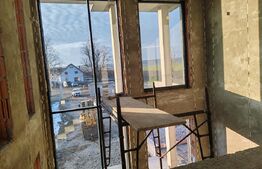 Casa de vanzare, cu 6 camere, 550 mp, zona-Drumul Mitocului