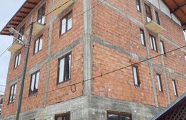 Pensiune la roșu de vanzare, 18 camere, 726 mp, zona Vatra Dornei
