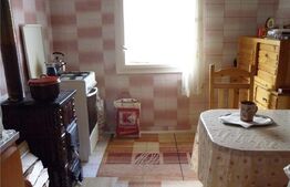 Apartament de vanzare, 4 camere, 100 mp, zona Vama, Suceava 