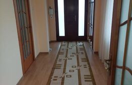 Casă de vânzare, cu 6 camere, 300 mp, spațioasă, în Câmpulung Moldovenesc