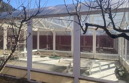 Casă de vânzare, cu 6 camere, 300 mp, spațioasă, în Câmpulung Moldovenesc