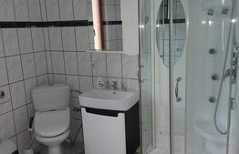 Casă de vânzare, cu 6 camere, 300 mp, spațioasă, în Câmpulung Moldovenesc