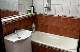 Apartament de vanzare, etaj 1, 4 camere, 70 mp, decomandat, zona Moldova