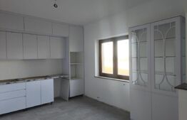 Casa finisata, teren 2500mp, Marginea