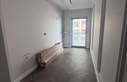 Apartament 3 camere, bloc nou, etaj intermediar