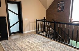 Casa individuala, cu 4 camere, 240 mp, 800 mp teren, zona Burdujeni