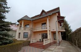  Casa deosebita , teren 2000mp, Radauti