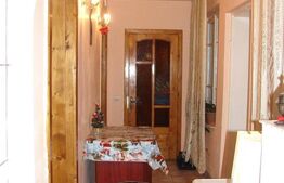 Casa de vanzare, cu 3 camere, 76 mp + anexă 20 mp, zona Vatra Dornei
