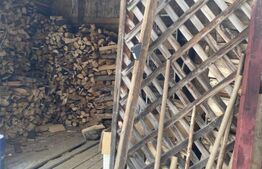 Casa de vanzare, cu 3 camere, 76 mp + anexă 20 mp, zona Vatra Dornei