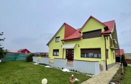 Casă individuală - Teren 9.300 mp - Finisată/Mobilată - Vadu Moldovei 