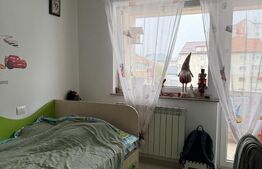 Apartament cu 3 camere, 2 bai, etaj intermediar, zona Obcini