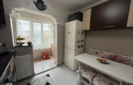 Apartament de vanzare, cu 2 camere, 50 mp, decomandat, etajul 2, zona Burdujeni