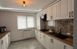 Apartament cu 4 camere, etaj intermediar, decomandat, Cuza Voda I