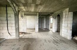 Casa la rosu, teren 1675mp, Fratautii Vechi