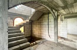 Casa la rosu, teren 1675mp, Fratautii Vechi