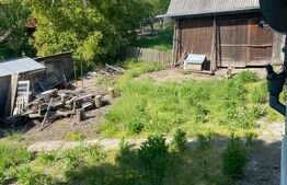 Casa si teren de vanzare, 2000 mp, zona Dragoiesti