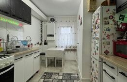 Apartament 3 camere, 65mp, decomandat, etaj intermediar, zona Obcini