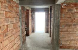 Casa la Rosu , Plopeni , zona Aeroportului 