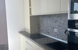 Apartament de vanzare, cu 3 camere, 87 mp utili, zona London Residence