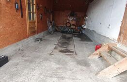 Casa 4 camere, 6000mp teren, zona centrala, Negostina, Siret