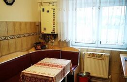 Apartament de vanzare, cu 3 camere, 69 mp, decomandat, zona Burdujeni
