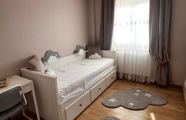 Apartament de vanzare, cu 3 camere, etaj intermediar, decomandat, zona Burdujeni