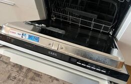 Apartament de vanzare, cu 3 camere, etaj intermediar, decomandat, zona Burdujeni