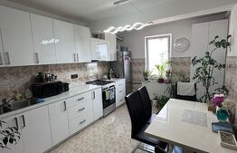 Apartament 3 camere, 100mp totali, et 3, Radauti