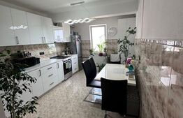 Apartament 3 camere, 100mp totali, et 3, Radauti