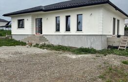 Casa de vanzare, cu 3 camere, 120 mp, zona Sud-Vest