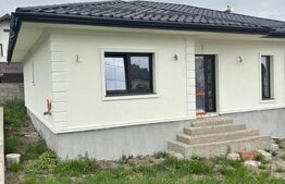 Casa de vanzare, cu 3 camere, 120 mp, zona Sud-Vest